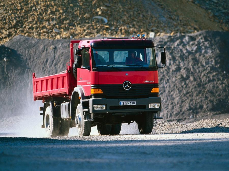  Mercedes-Benz Atego 1828 1998 года  (фото 2 из 24)